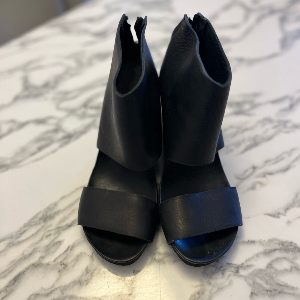 Black Leather Women's Ankle Sandals